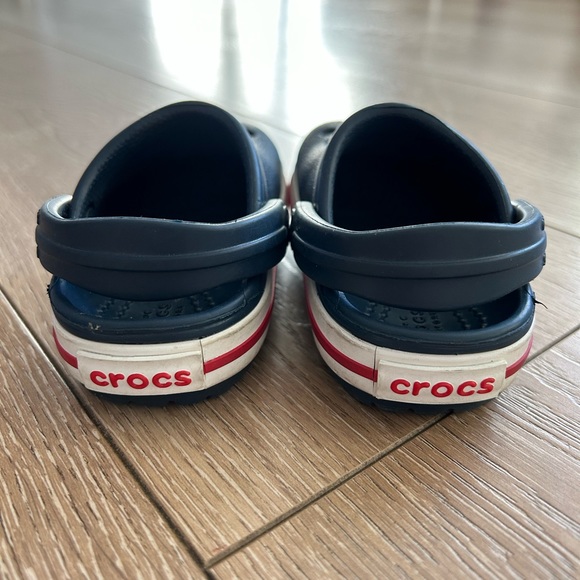 Kids' Crocband Crocs size C4 - Navy Blue with Red Stripe - Picture 5 of 6
